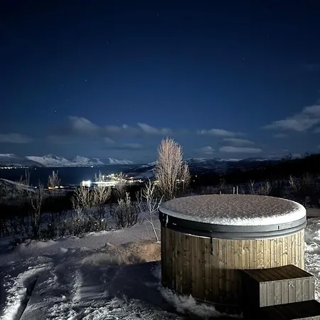 Paradise I Troms Holiday home *